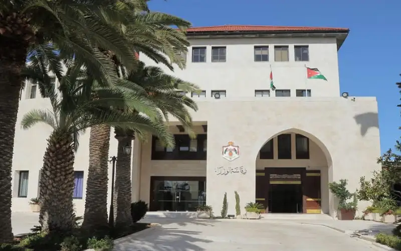 الأردن.. إلغاء حجز شواغر موظفي القطاع