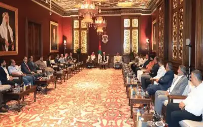 العيسوي يلتقي وفدا من أبناء قبيلة