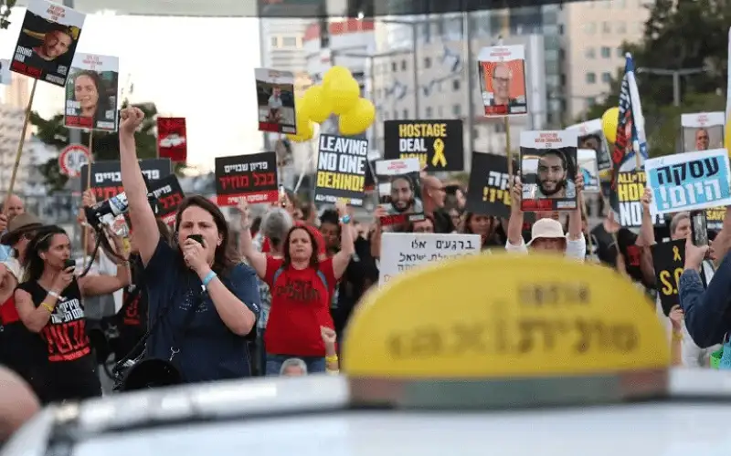 عائلات الأسرى الإسرائيليين: نتنياهو يفشل التوصل