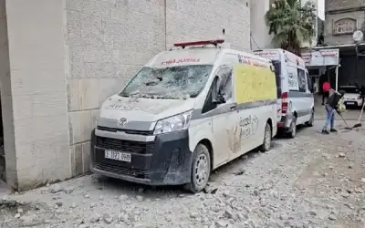 الاحتلال يحاصر مستشفى العودة ويمنع الطواقم