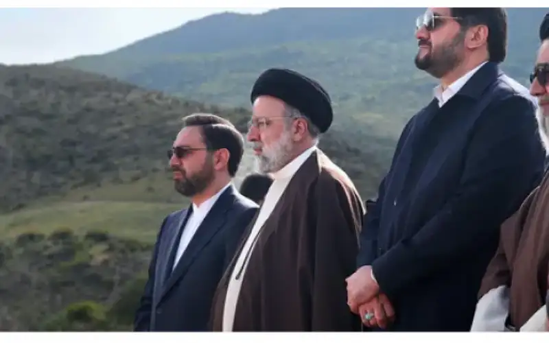 ضباب وصخور ولا إنترنت .. لماذا