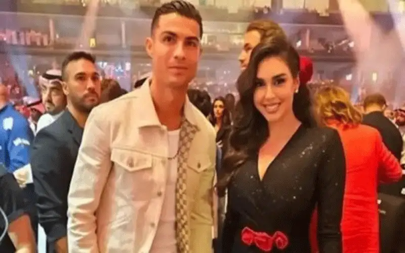 ياسمين صبري تستغل غياب جورجينا للتصوير