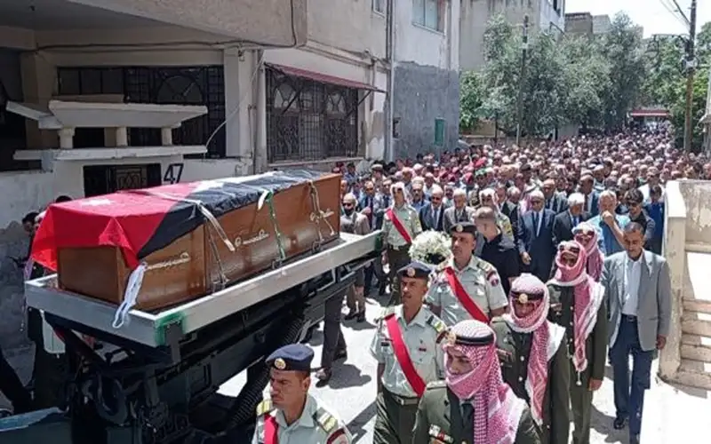 تشييع جثمان نذير رشيد وسط جنازة