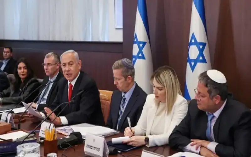 إعلام عبري: حكومة نتنياهو تدرس معاقبة
