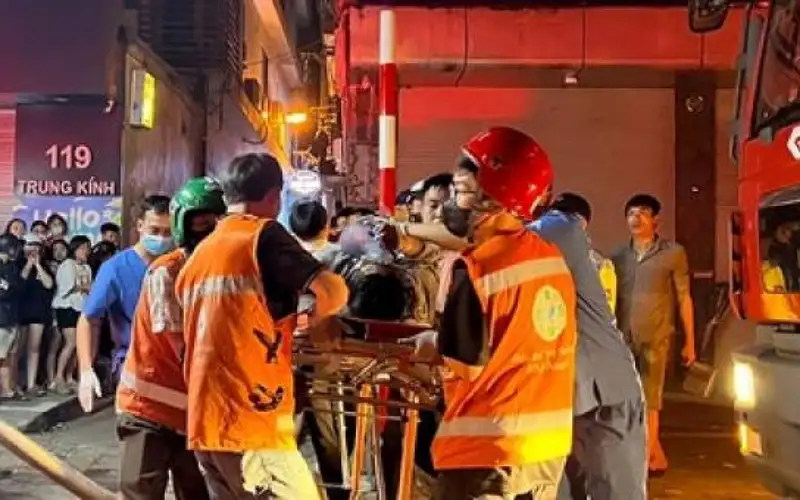 مصرع 14 شخصا بحريق مبنى في