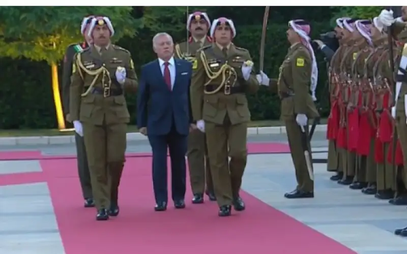 الملك يصل قصر الحسينية لرعاية احتفال