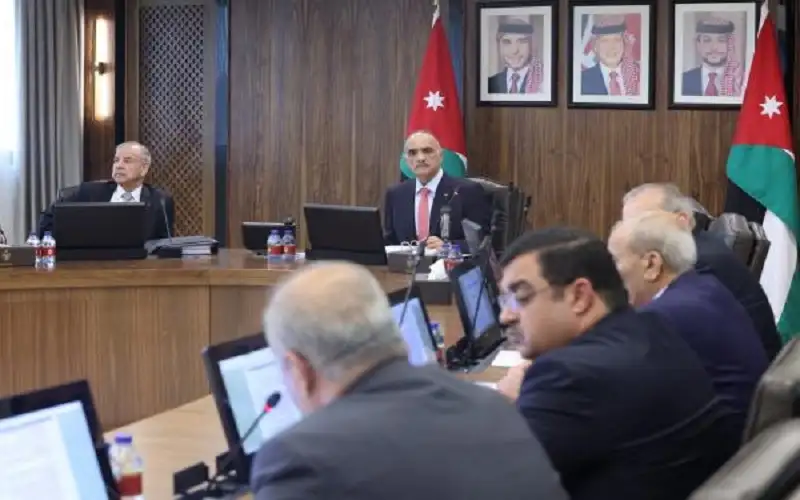 الحكومة تقر نظام ترخيص شركات تشغيل