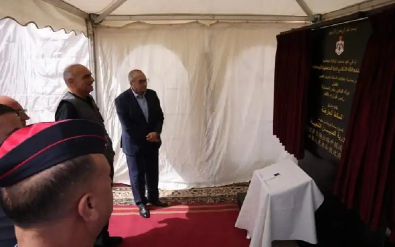 الخصاونة يفتتح طريق السلط - العارضة