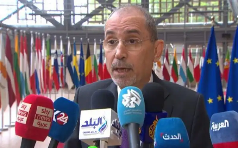 الصفدي: اسرائيل مستمرة بتحدي العالم وتقوض