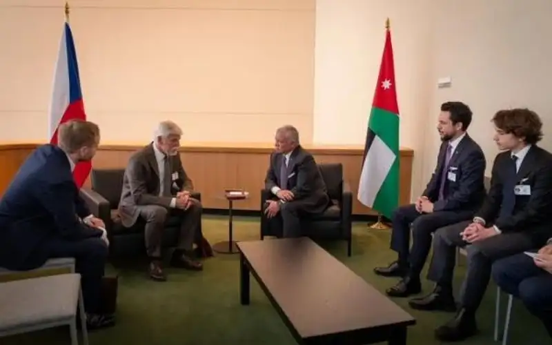 الرئيس التشيكي يصل الأردن .. ويلتقي