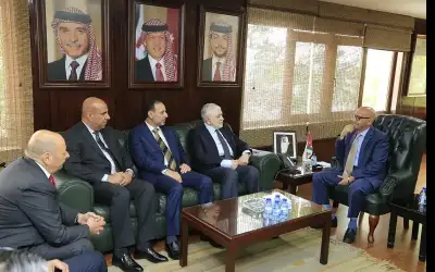 وزير المياه والري يستضيف وفد عالي