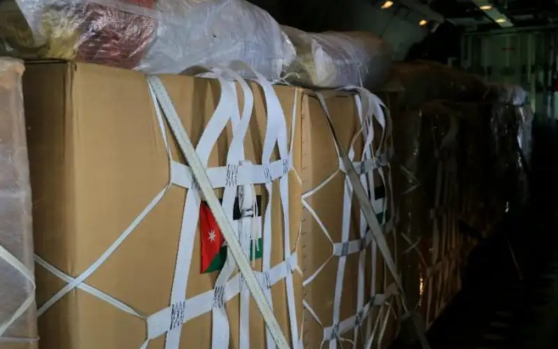 القوات المسلحة تنفذ 3 إنزالات جوية