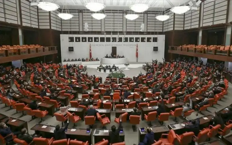 البرلمان التركي يدعو مجلس الأمن لاجتماع