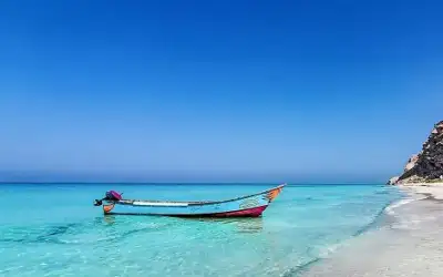 غرق سفينة هندية قبالة جزيرة سقطرى