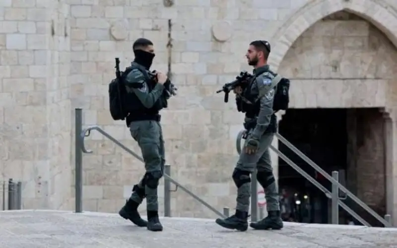 إعلام إسرائيلي: مسيرة الأعلام ستمر من