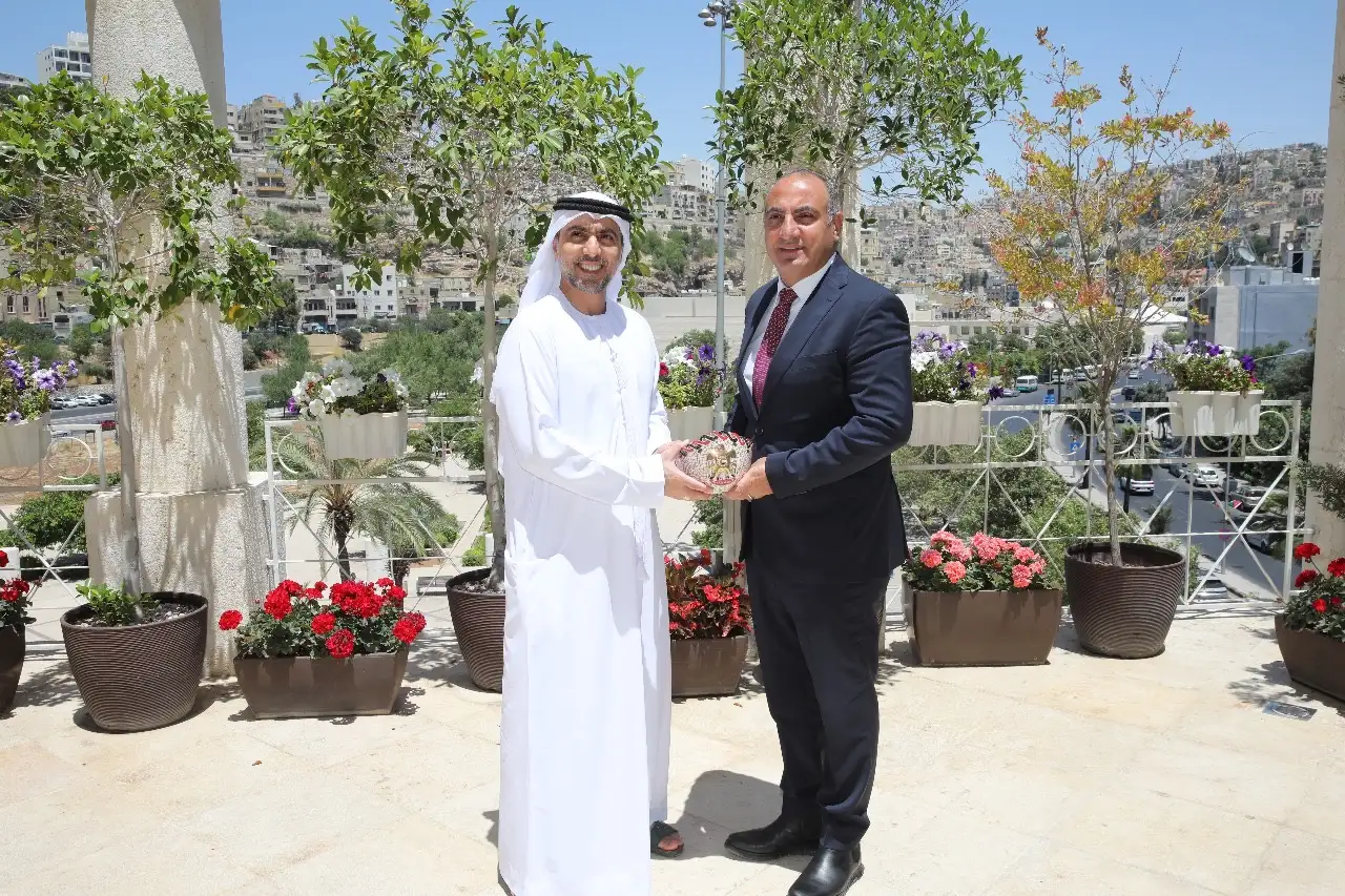 مين عمان يلتقي القائم بأعمال سفارة