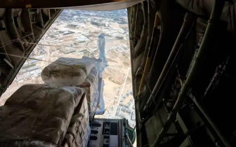 الأردن ينفذ 100 إنزال جوي على