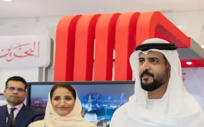 المبيضين يزور أجنحة دول خليجية في