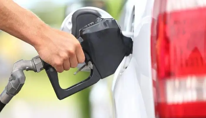 تخفيض أسعار البنزين بنوعيه والديزل للشهر