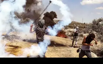 إصابة 3 شبان برصاص الاحتلال وهدم