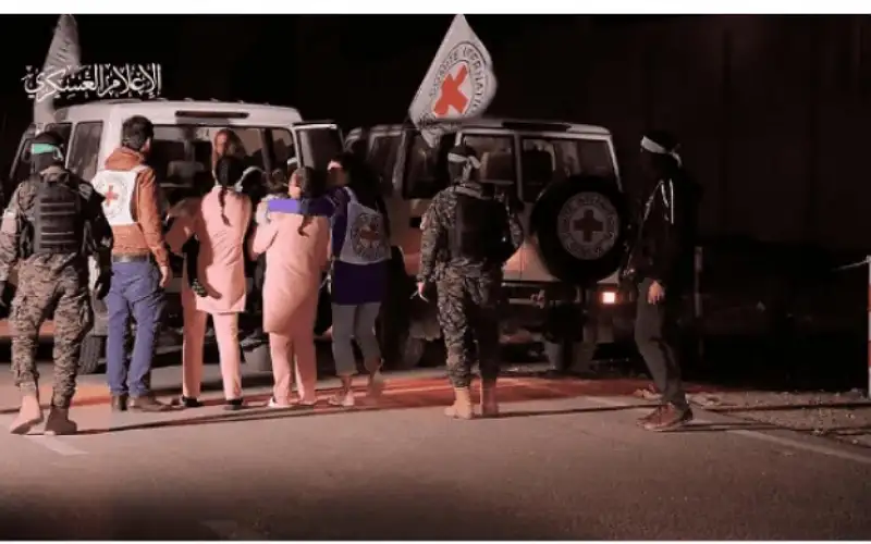 الاحتلال يوافق على قبول 33 من