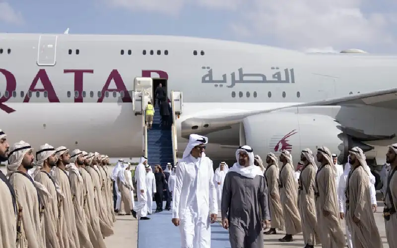 الرئيس الإماراتي يستقبل أمير قطر في