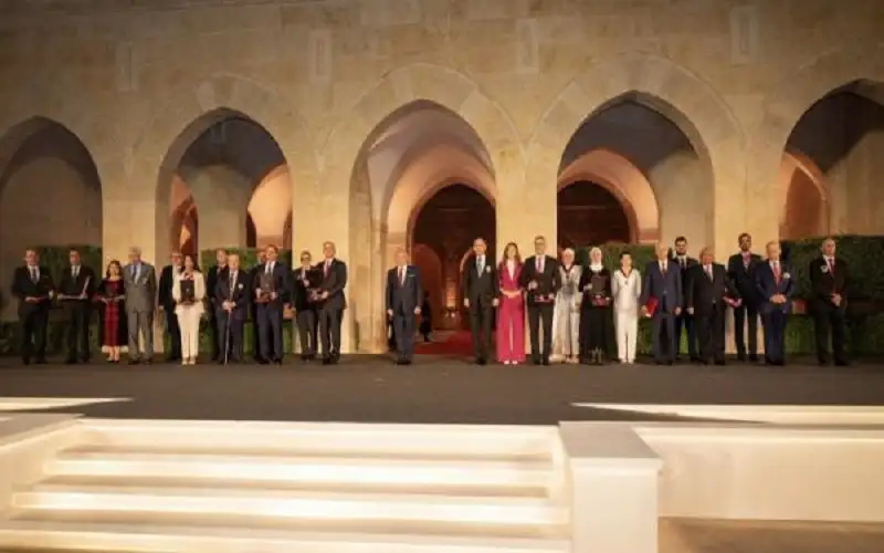 شخصيات ومؤسسات أنعم عليها الملك بأوسمة