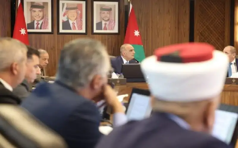 الحكومة تقر نظاما للطائرات الجاثمة