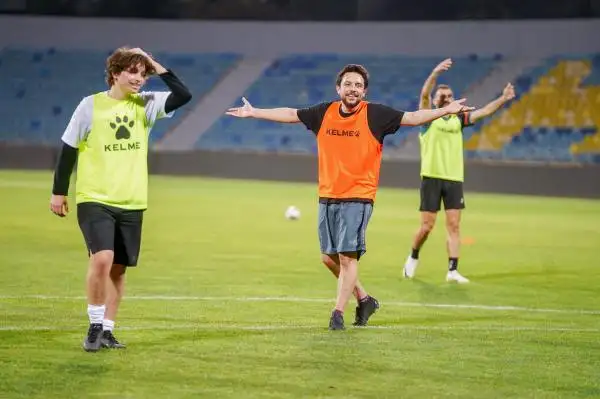 ولي العهد يطلع على استعدادات النشامى