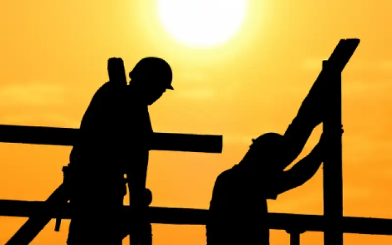 اتحاد العمال يشدد على الالتزام بمتطلبات