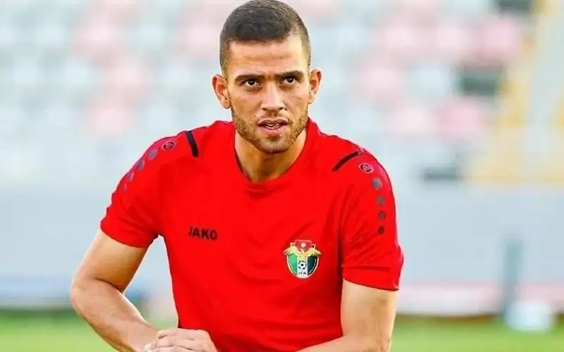 كلوب يشتكي السلط ويطالب بـ18 ألف