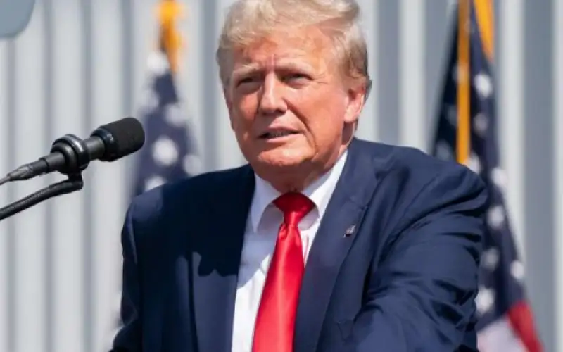 بعد محاولته حظر التطبيق في أميركا