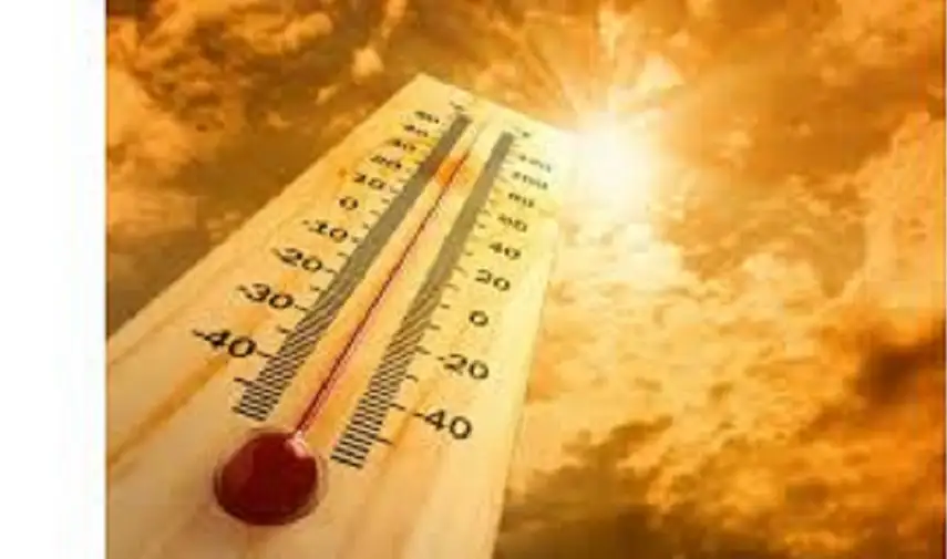 استمرار تأثير الكتلة الجافة والحارة اليوم