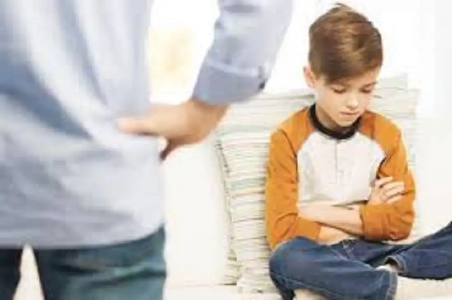 كيف يتعامل الوالدان مع كذب الطفل؟