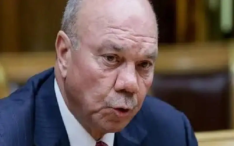 الفايز يهنئ بفوز المنتخب الوطني على