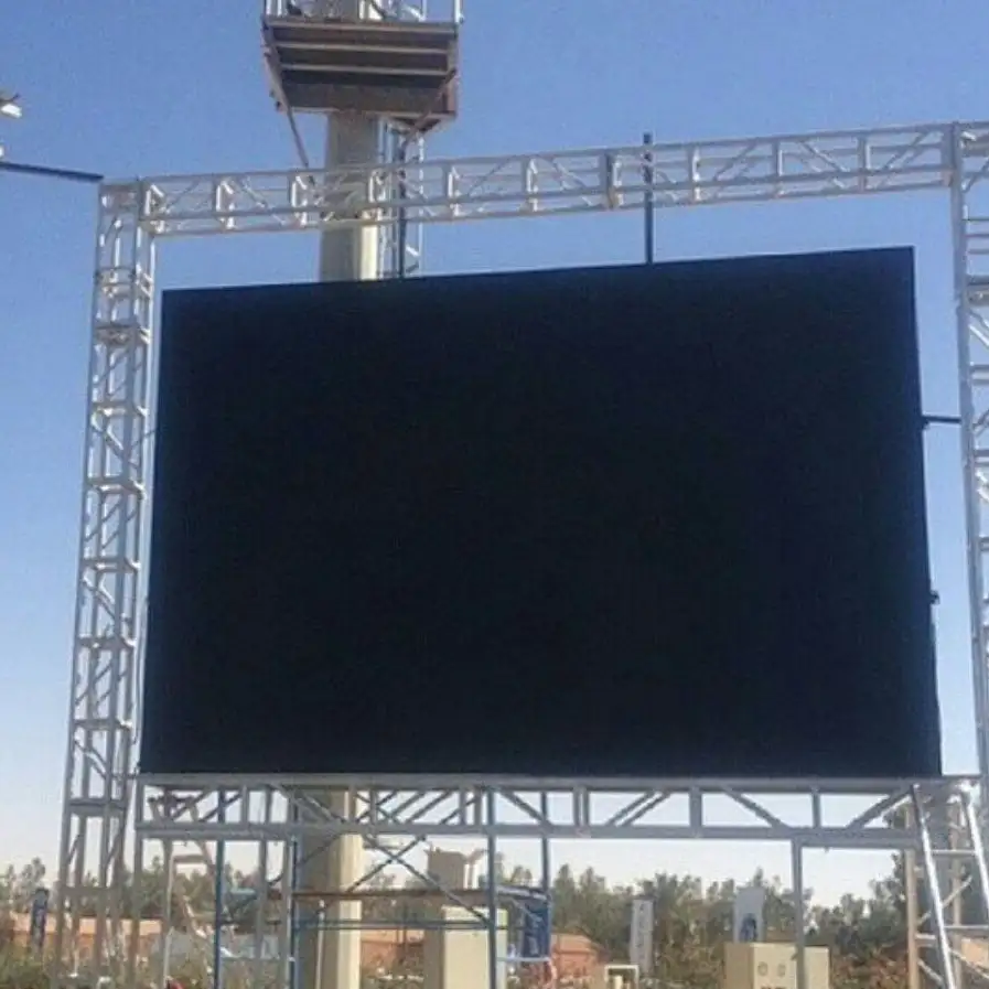 حفل تخريج طلاب يتحول إلى مأساة