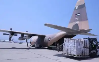 الجيش يرسل طائرة مساعدات طبية وإغاثية