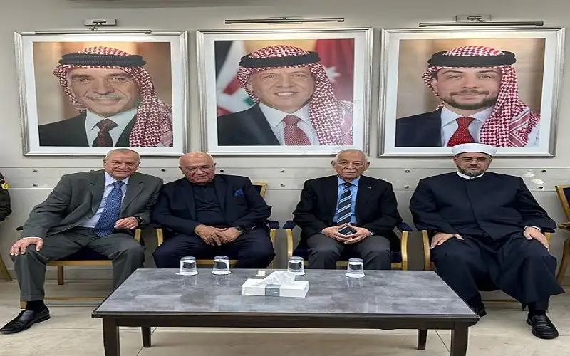 مندوبا عن الملك وولي العهد ..