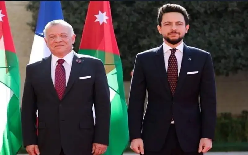 ارتيمه : في يوبيلك الفضي عاقدين