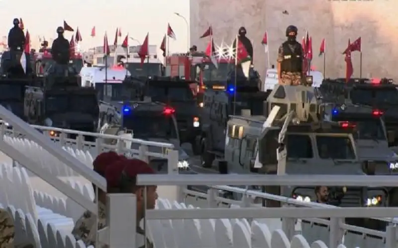 3200 فرد و156 آلية في الاستعراض