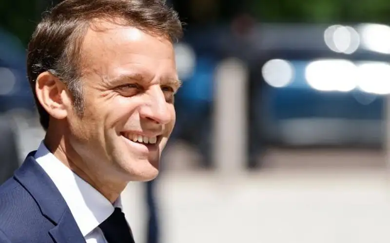 ماكرون يحل البرلمان الفرنسي