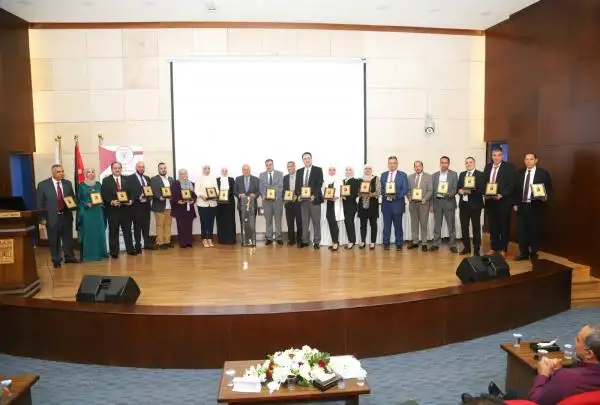 جامعة البترا تكرم 20 باحثا متميزا