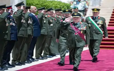 الملك ينعم على الجيش والمخابرات والأمن