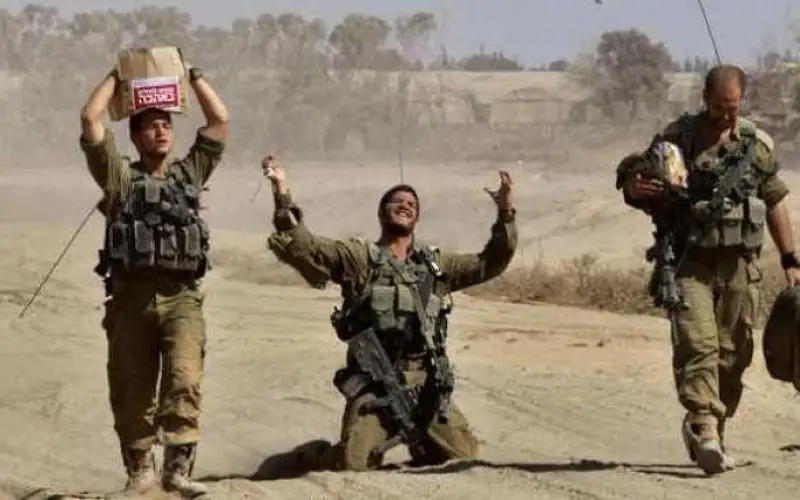 أهالي الجنود الإسرائيليين يطالبون أبناءهم بوقف