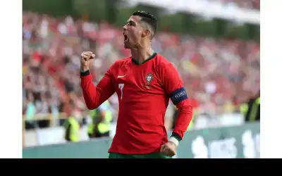 البرتغالي رونالدو يعزز رصيده التهديفي الدولي