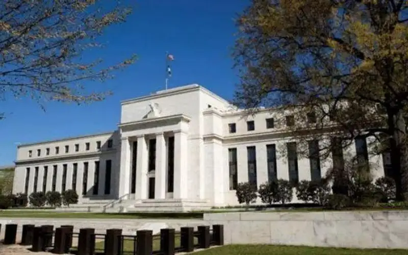 المركزي الأمريكي يثبت أسعار الفائدة