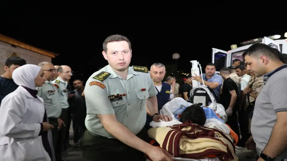 القوات المسلحة ترسل طائرة لإجلاء عائلة