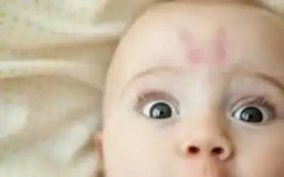ما هي قبلة الملائكة على وجه