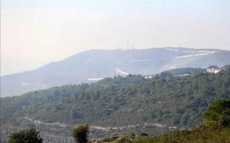 إسرائيل ترصد إطلاق 35 صاروخا من