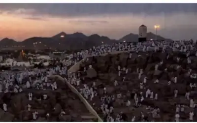الحجاج ينهون ركن الحج الأعظم في